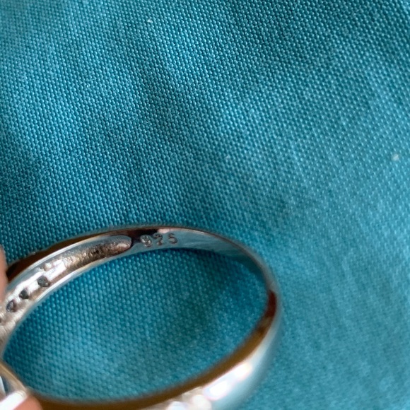 Stirling silver ring - Picture 4 of 4